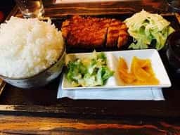 ささづか酒場 はだか電球