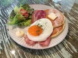 カフェ クグル