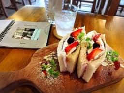 HONEY VIF sand+cafe stand