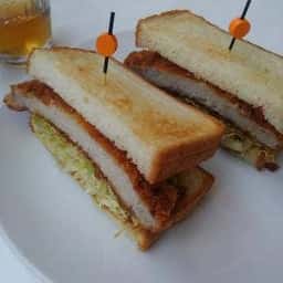 コルネとサンドのお店pippi