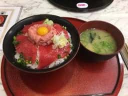 市場のすしやさん