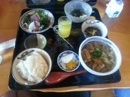 和食と琉球料理 うちなーの味 石なぐ
