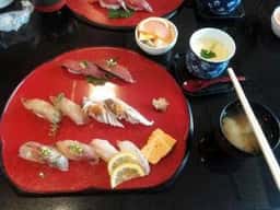 独楽寿司 めじろ台店
