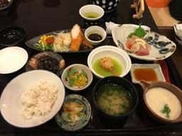 とろろや 本店