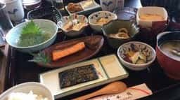 山本館