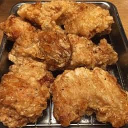 骨付鳥、からあげ、ハイボール がブリチキン。本郷店