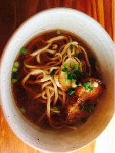 海が見えるそば家