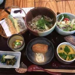 炭火焼とふるさと料理 山の茶屋