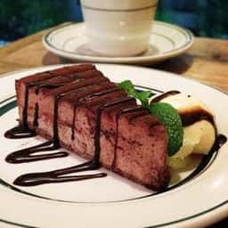 CAFE AND BAR KAMERA