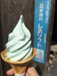 ご当地グルメと鬼太郎グッズの三平茶屋