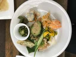 フーズ&ギャラリー Weed