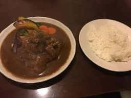 隣の洋食屋さん ブラボーパパ