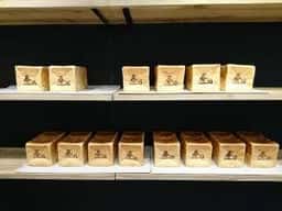 食パン工房 春日 桜塚店