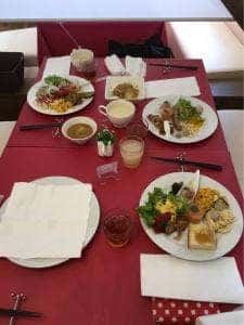 レストラン 森小休