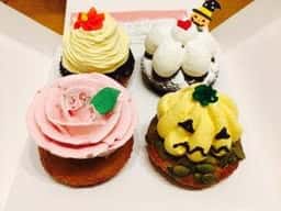 SALLY'S CUP CAKE