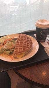 タリーズコーヒー フォンテAKITA店