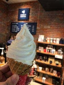HONEY COFFEE x TSUTAYA 福岡空港店