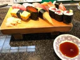 山嘉