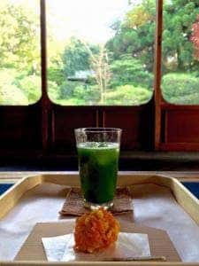 松の下屋