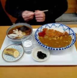 松舞家