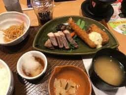 ガスト 倉見店