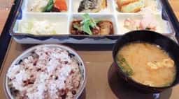 やよい軒 小牧郷中店