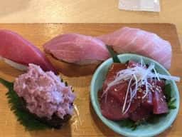 魚敬 津久井浜店