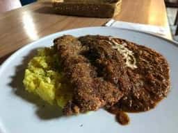 RAIDER’S GARAGE CAFE&DINER