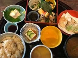 小料理 豆庵 駅前店