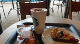 スターバックス コーヒー 蔦屋書店周南市立徳山駅前図書館店