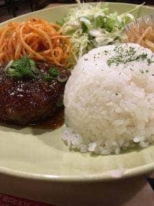 グリル＆ワイン クリームキッチン