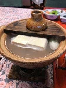 茶六本館