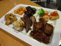 ランチ＆ビュッフェレストラン サラフル