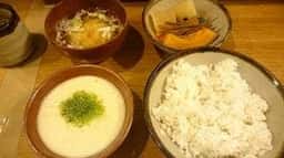 麦とろ 丘の上