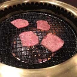 焼肉 べこ六 昭島店