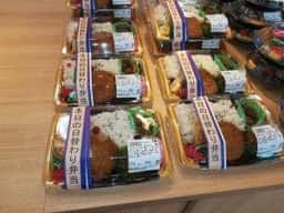 松月堂六丁の目店 ごちそう館