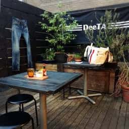 DeeTA JEANS & BAR + Alpha Betti Cafe