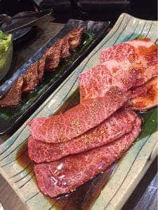 炭火焼肉 もーとん
