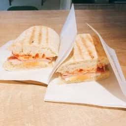 Abbraccio Uncle panino Ape Tokyo