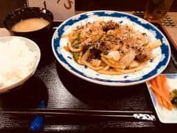 すじや