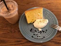 RH Cafe 福岡店