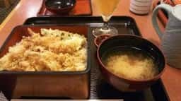 天ぷら つな八 上大岡店