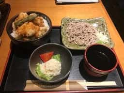 魚活鮮とあぶり焼 海へ APIA店