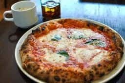 ピッツェリア エ トラットリ ポッツォーリ