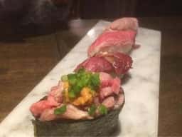 梅田東通り 肉寿司
