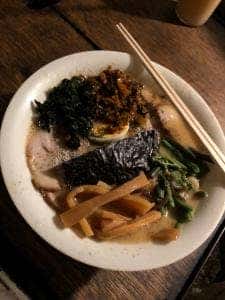 華