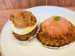 cafe & patisserie jaune