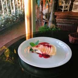 トムズ カフェ