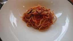 restaurant R