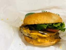 フレッシュネスバーガー 神戸元町店